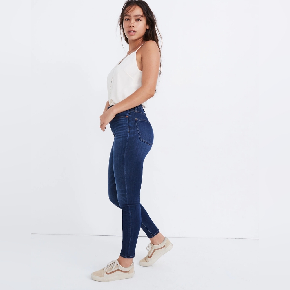 Madewell Petite Curvy High-Rise Skinny Jeans in Danny Wash